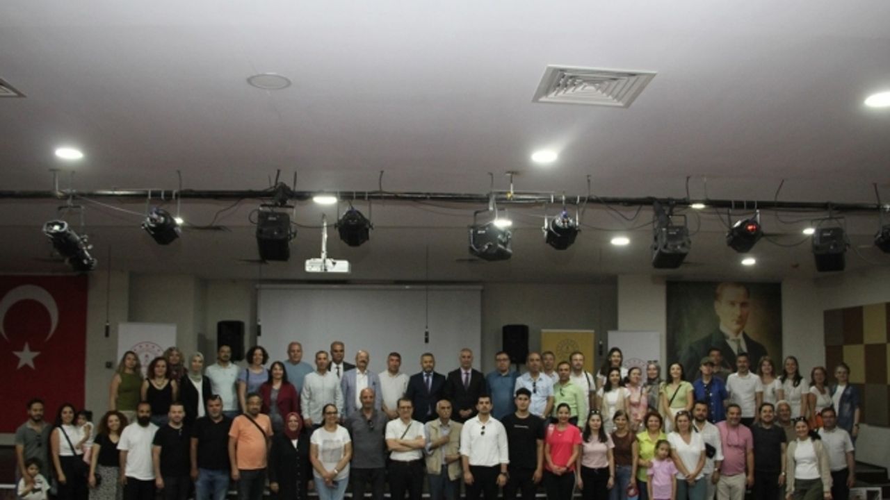 Manisa’daki Öğretmenler Türkiye Yüzyılı Maarif Modeli kapsamında Kula’da buluştu