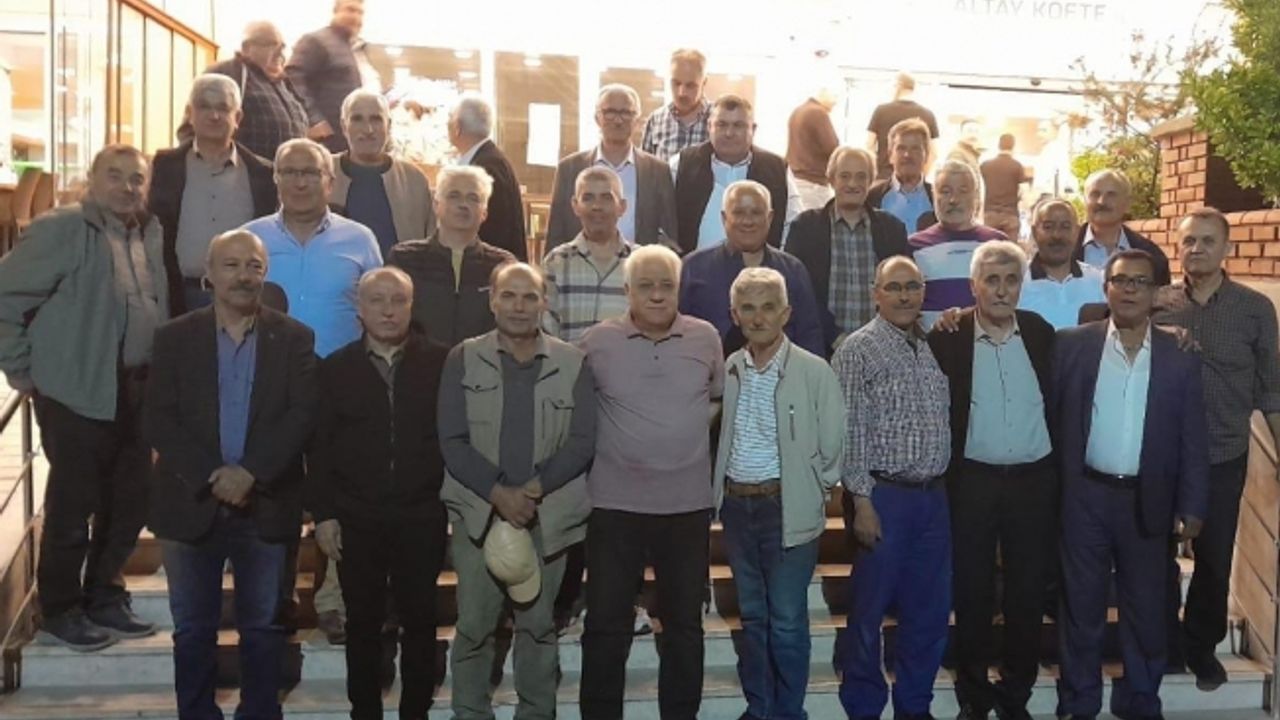 Soma Termik Santrali’nin park sahası emektarları 45 yıllık dostluğu yaşatıyor