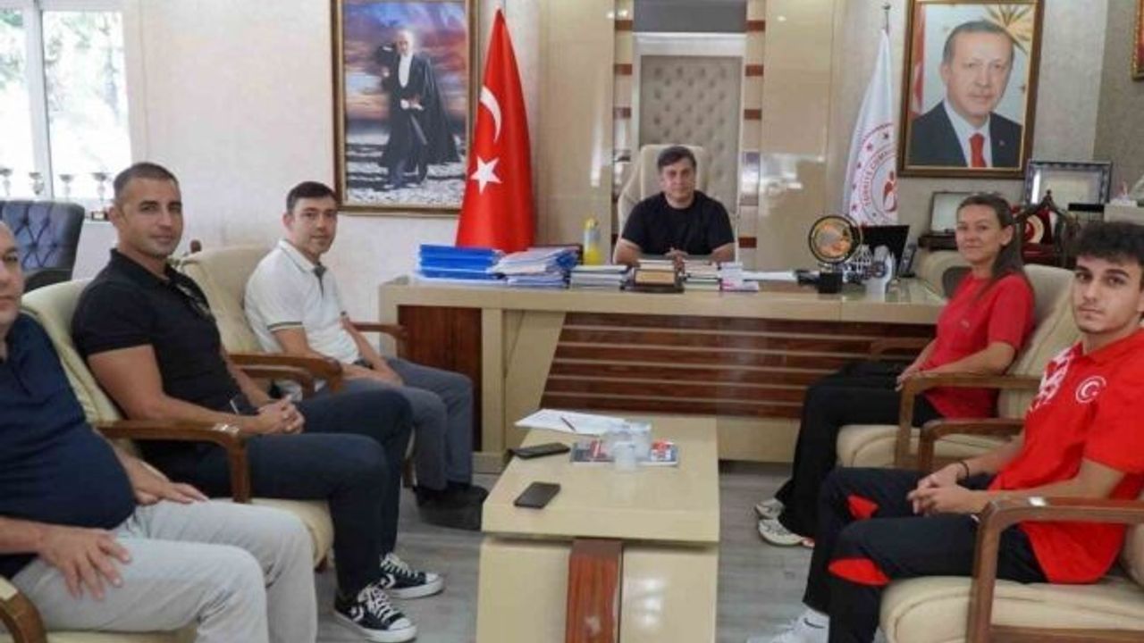 İl Müdürü Öztürk’ten Balkan Üçüncüsü Buğra Güleryüz’e tebrik