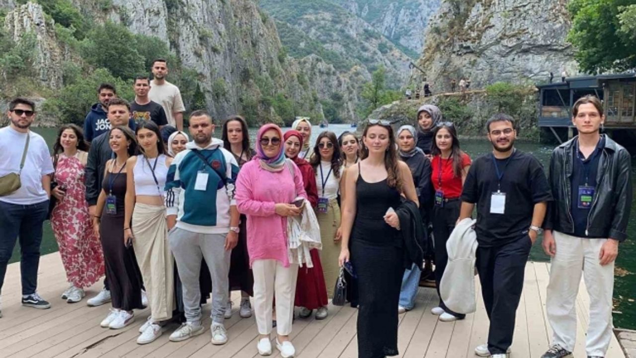 Manisalı gençler ‘Yeşil Adımlar Projesi’ ile yurt dışına açıldı