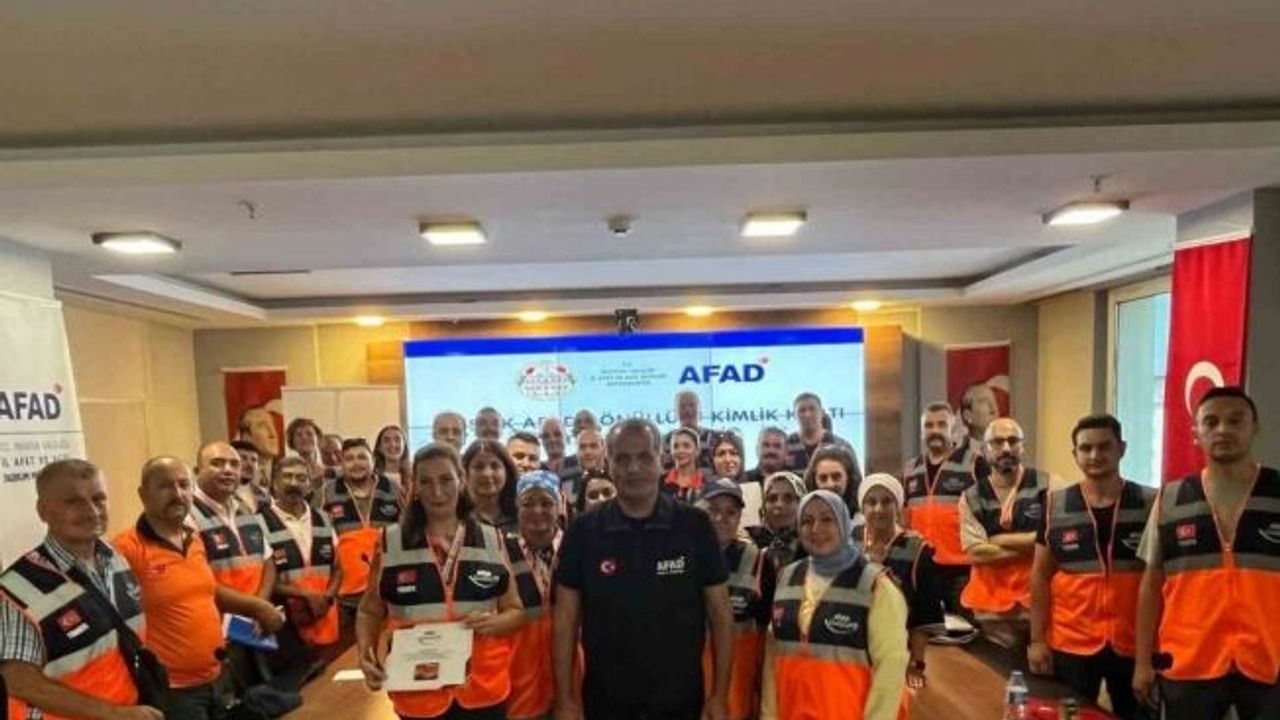 Manisa’da Destek AFAD Gönüllülerine kimlik kartları teslim edildi