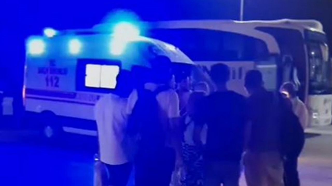 Otobüs şoförleri arasında yol kenarında bıçaklı kavga: 1 yaralı