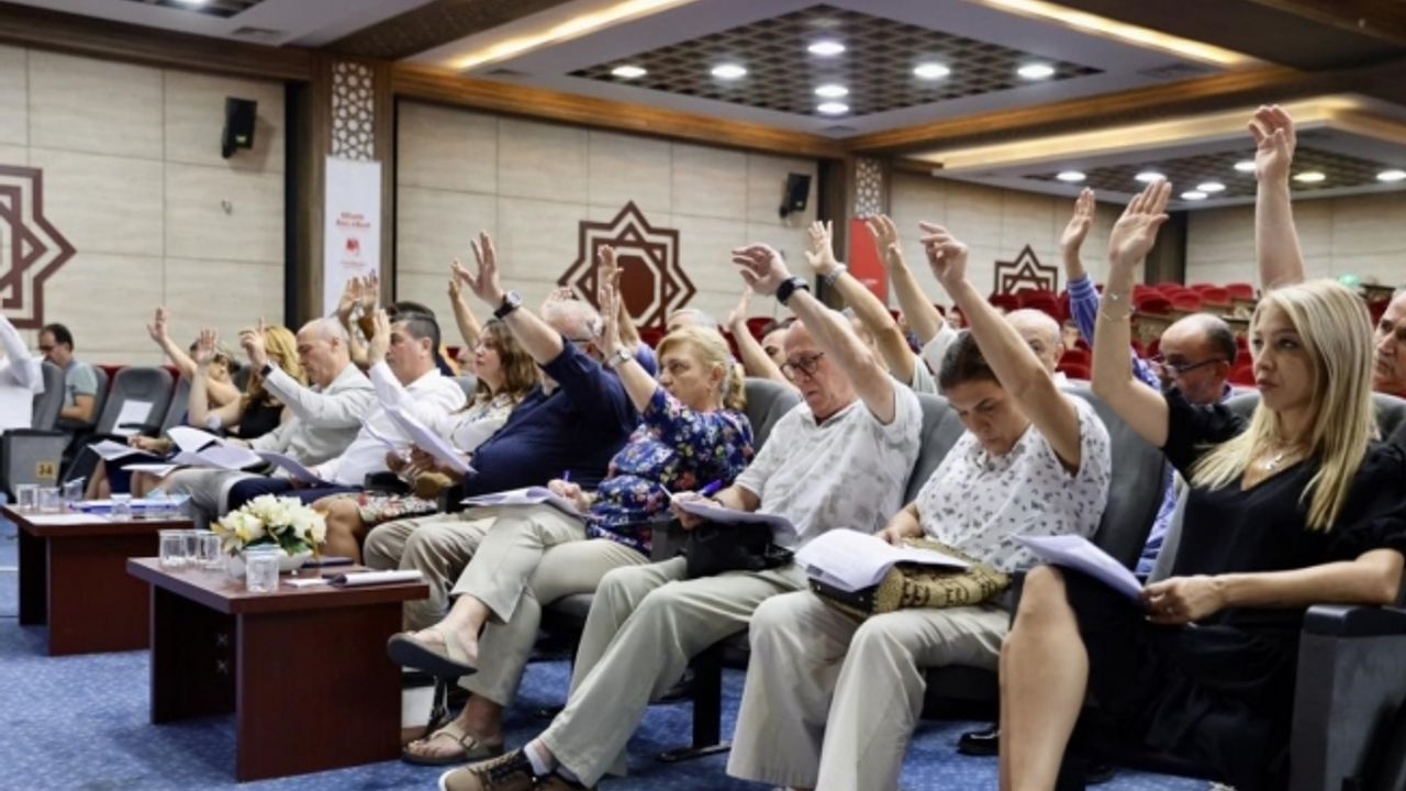 Yunusemre Belediyesi, Ferdi Zeyrek Millet Çarşısı’nı büyükşehire devrediyor