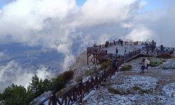 Kar görmek için Spil'in zirvesine çıktılar