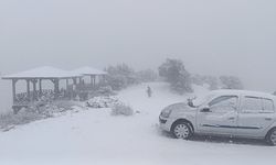 Spil Dağı, kar yağışı ile beyaza büründü