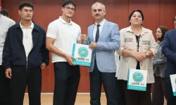 Üniversiteyi kazanan Çayırovalı gençlerle buluştu