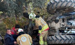 Devrilen traktörün altında kalan çiftçi hayatını kaybetti