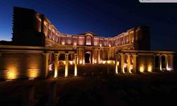 Paranın ilk basıldığı Sardes Antik Kenti artık gece de parlıyor