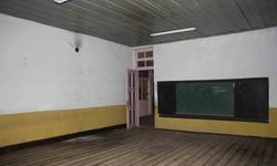 Demirci'nin köklü halıcılığı tarihi okulda yaşatılacak