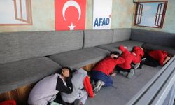 Deprem anı gerçekçi bir ortamda canlandırıldı