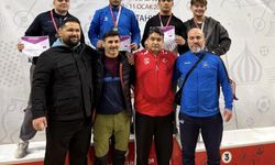 Yunusemre Belediyesporlu güreşçiler Kütahya'dan üç madalyayla döndü