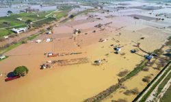 Gediz Nehri taştı, köprüler alarm veriyor