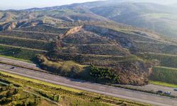 İzmir - İstanbul otoyolunda korkutan heyelan