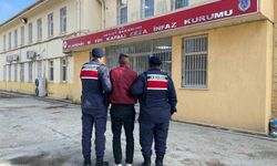 Manisa'da 2 firari hükümlü kıskıvrak yakalandı