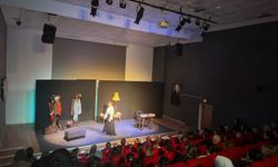 Sarıgöl'de tek kişilik oyun ilgi gördü