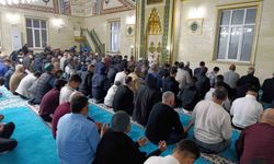 Selendi'de Kadir Gecesi'nde camiler dolup taştı