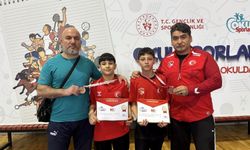 Yunusemreli yıldız güreşçilerden iki bronz madalya