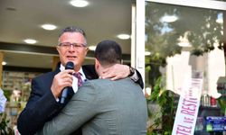 Baba-oğul açılışta gözyaşlarını tutamadı