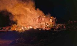 Demirci'de korkutan ev yangını
