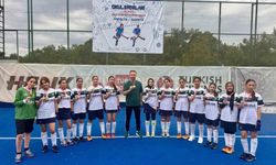 Manisa'nın kızları turnuvadan şampiyon ayrıldı