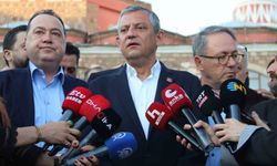 Özgür Özel bayram namazını memleketi Manisa'da kıldı