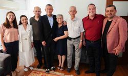 Özgür Özel'den Anneler Günü'nde duygu dolu ziyaret