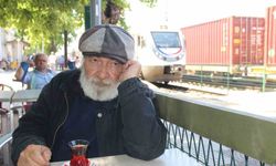 Evsiz kaldı trenler evi oldu