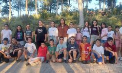 Sarıgöl'de 4 yıl boyunca okuttuğu eski öğrencileriyle buluştu