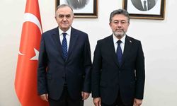 MHP'li Akçay üzüm üreticisinin sözcüsü oldu