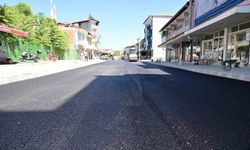 Selendi Atatürk Caddesi'nde yılların yol sorunu çözülüyor