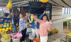 Venezüellalı turistler Sarıgöl üzümlerine hayran kaldı