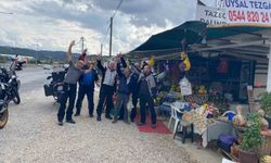 Polonyalı turistlerin mola yeri Sarıgöl'deki üzüm tezgahı oldu