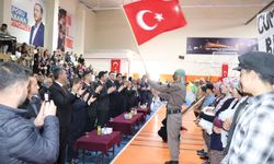Selendi'de cumhuriyet coşkusu gençlik merkezine sığmadı