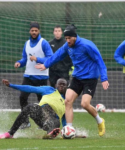 Manisa FK'da Adana Demirspor mesaisi sürüyor