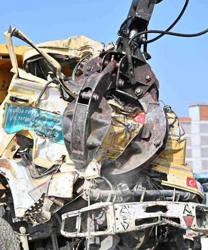 Manisa'da hurda ve sahipsiz araçlar MKE'ye sevk edildi