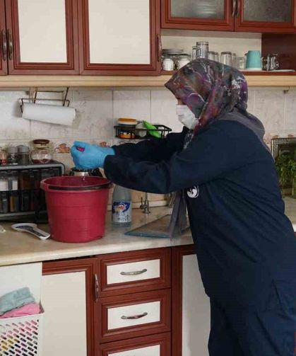 Başkan Balaban talimat verdi yaşlı kadının evi pırıl pırıl yapıldı