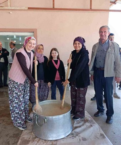 Gördes Tepeköy'de asırlık hayır geleneği binleri buluşturdu
