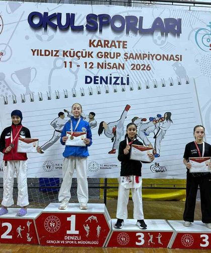 Manisalı karateciler Denizli'de fırtına gibi esti