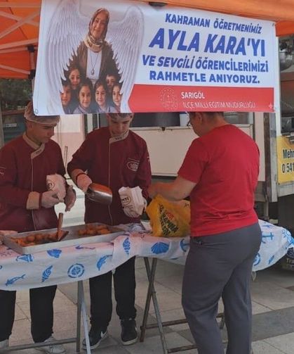 Şehit öğretmen ve öğrenciler için lokma hayrı