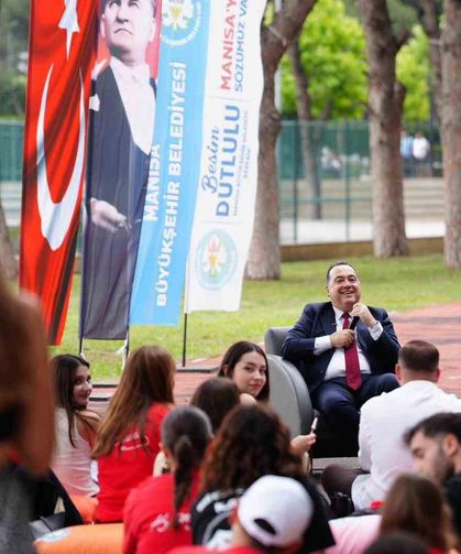 Başkan Dutlulu gençlerle bir araya geldi