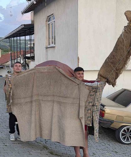Manisa'da 135 yıllık 'Kukla Deve' geleneği yaşatılıyor