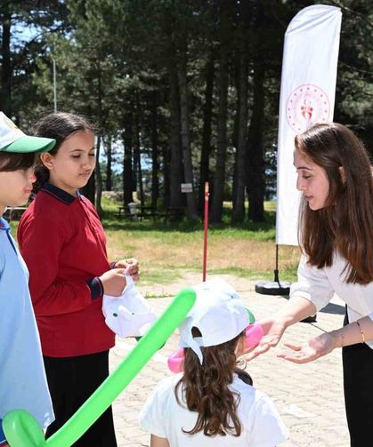 Manisa'da çocukların uçurtma şenliği neşesi