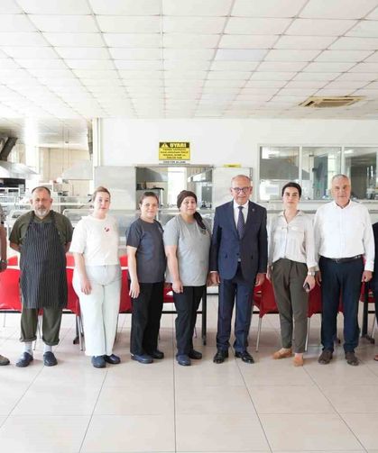 Turgutlu'da aşevine 12 ton 400 kiloluk kurban bağışı