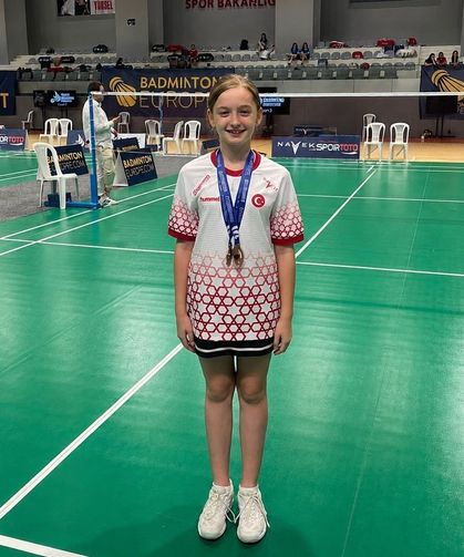 Manisalı badmintonculardan uluslararası turnuvada iki bronz madalya