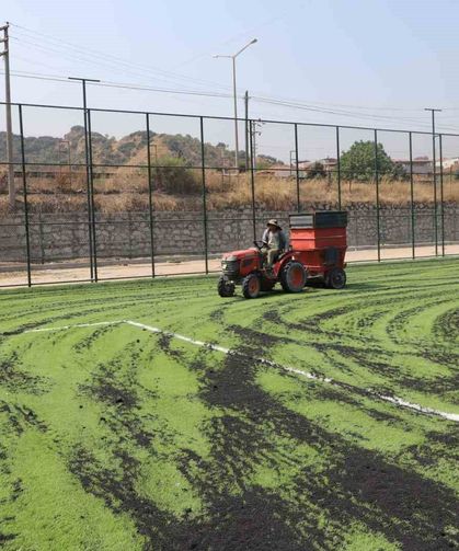 Avşar Mahallesine yeni halı saha