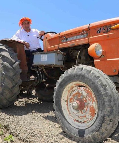 Üzüm hasadında eline makineye kaptıran Saruhanlı Belediye Başkanı yaralandı