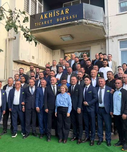 Akhisar Ticaret Borsası'nda Başkan Alhat güven tazeledi