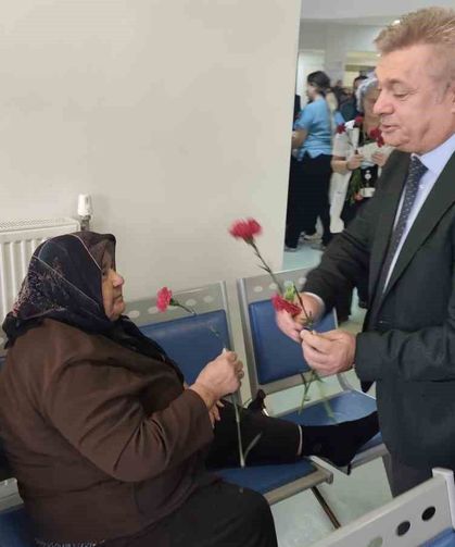 Hastalara karanfilli bilgilendirme