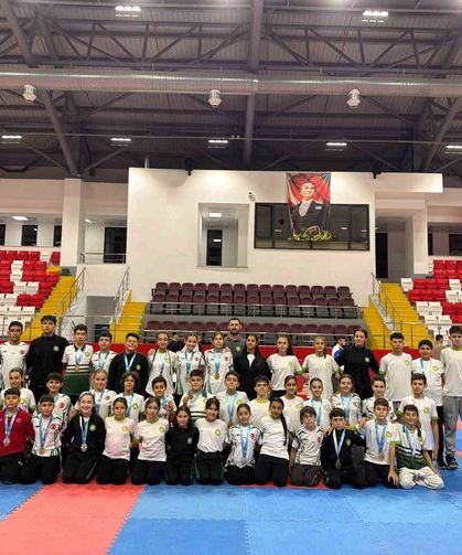 Manisa BBSK'den 63 madalyalı şampiyonluk