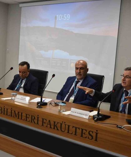 Manisa'nın dini ve kültürel mirasının konu edinildiği sempozyum başladı